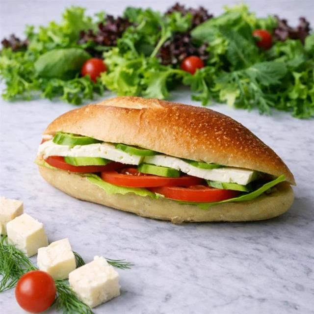 Ezine Domates Salatalık Sandwich