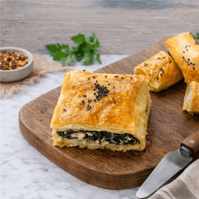 Ispanaklı Peynirli Çıtır Börek